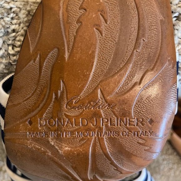 Donald J Pliner Sandals - Picture 6 of 8